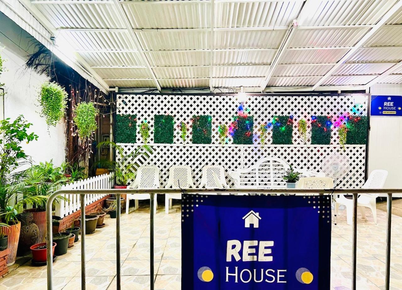 Отель Reehouse@Soi Cowboy/Asoke Bts Бангкок Экстерьер фото