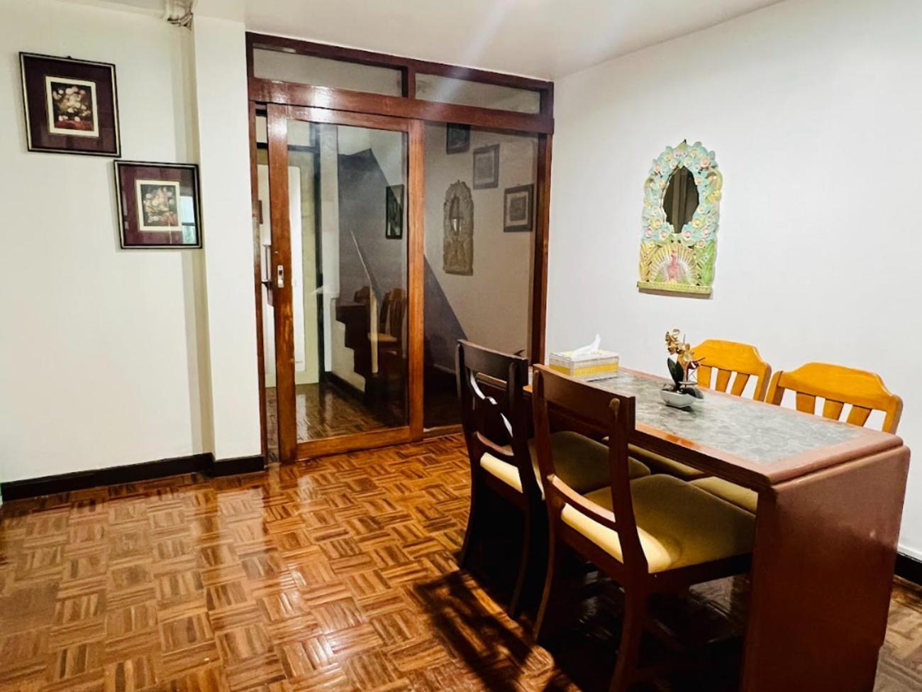 Отель Reehouse@Soi Cowboy/Asoke Bts Бангкок Экстерьер фото